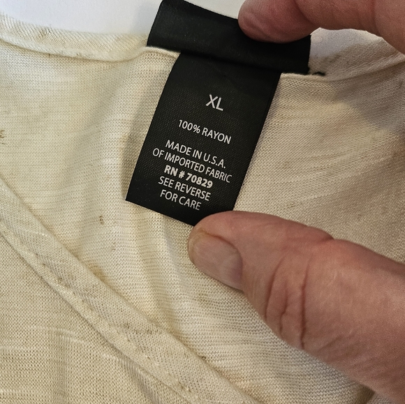 2/$15 Like New Women's Top - Picture 3 of 3